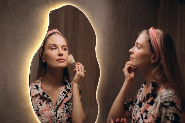 Led ogledalo nepravilna oblika učinkovito 45x90 cm