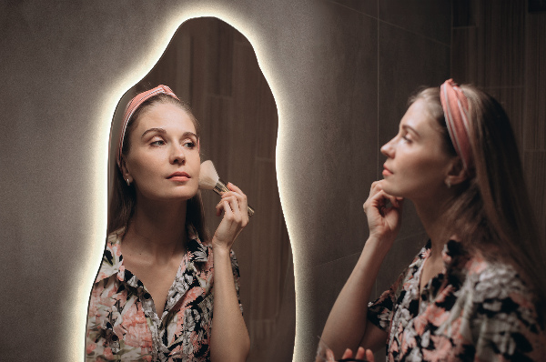 Led ogledalo nepravilna oblika eleganten 40x80 cm