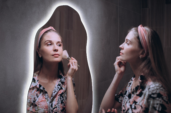 Led ogledalo nepravilna oblika eleganten 40x80 cm