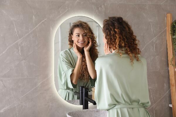 Led ovalno ogledalo brez okvirja 52x90 cm