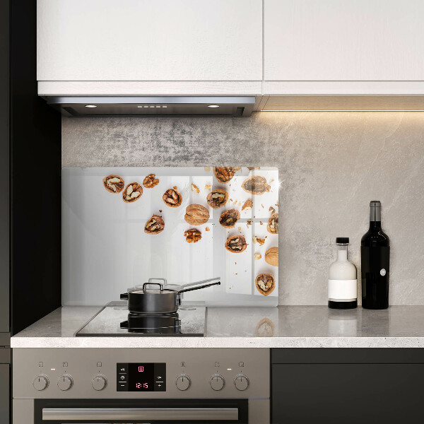 Zaščitna steklena plošča za štedilnik Orehi na belem ozadju